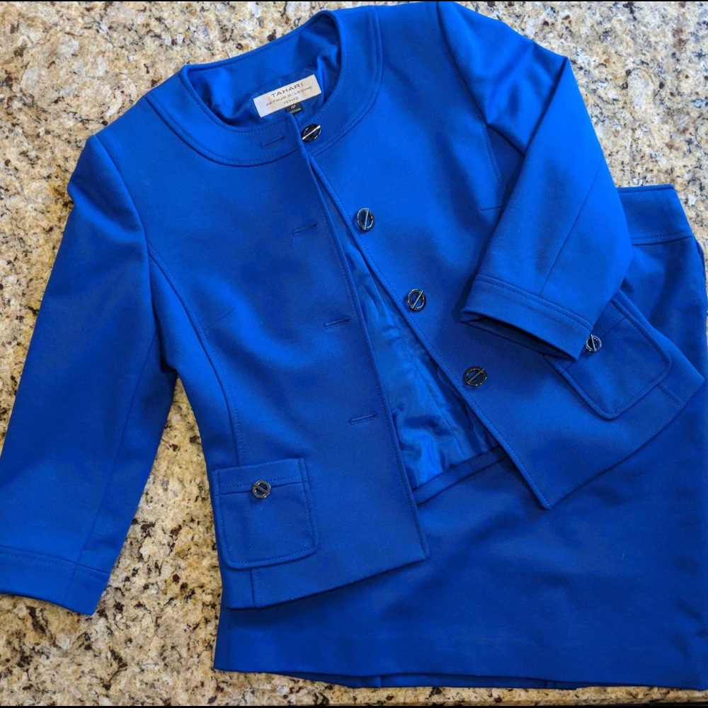 Tahari Jacket/Skirt Suit Set